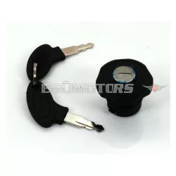   Tanksapka zárható, 30mm, fekete, 2 kulccsal, Peugeot 101, 102, 103, 104