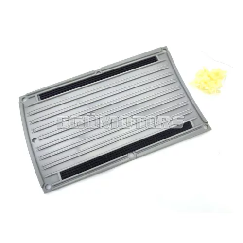 Hátsó szőnyeg szürke, fehér rögzítőkapcsokkal, Zündapp R 50 Type 561